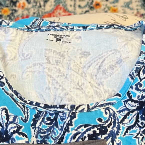 **MYSTERY BOX BUNDLE** WOMENS CLOTHING ITEMS **3 ITEMS-SIZE LARGE-NWOT-PRE-LOVED - Picture 3 of 9